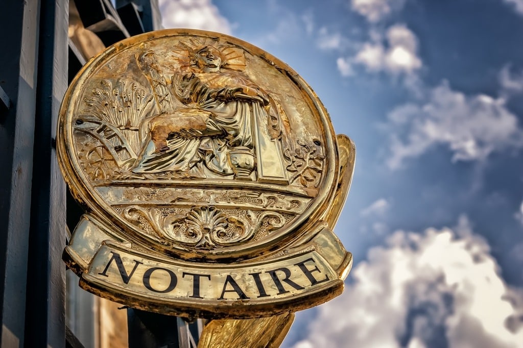 Comprendre le rôle et les missions d'un notaire